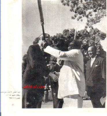 الزعيم الازهري يرفع علم السودان